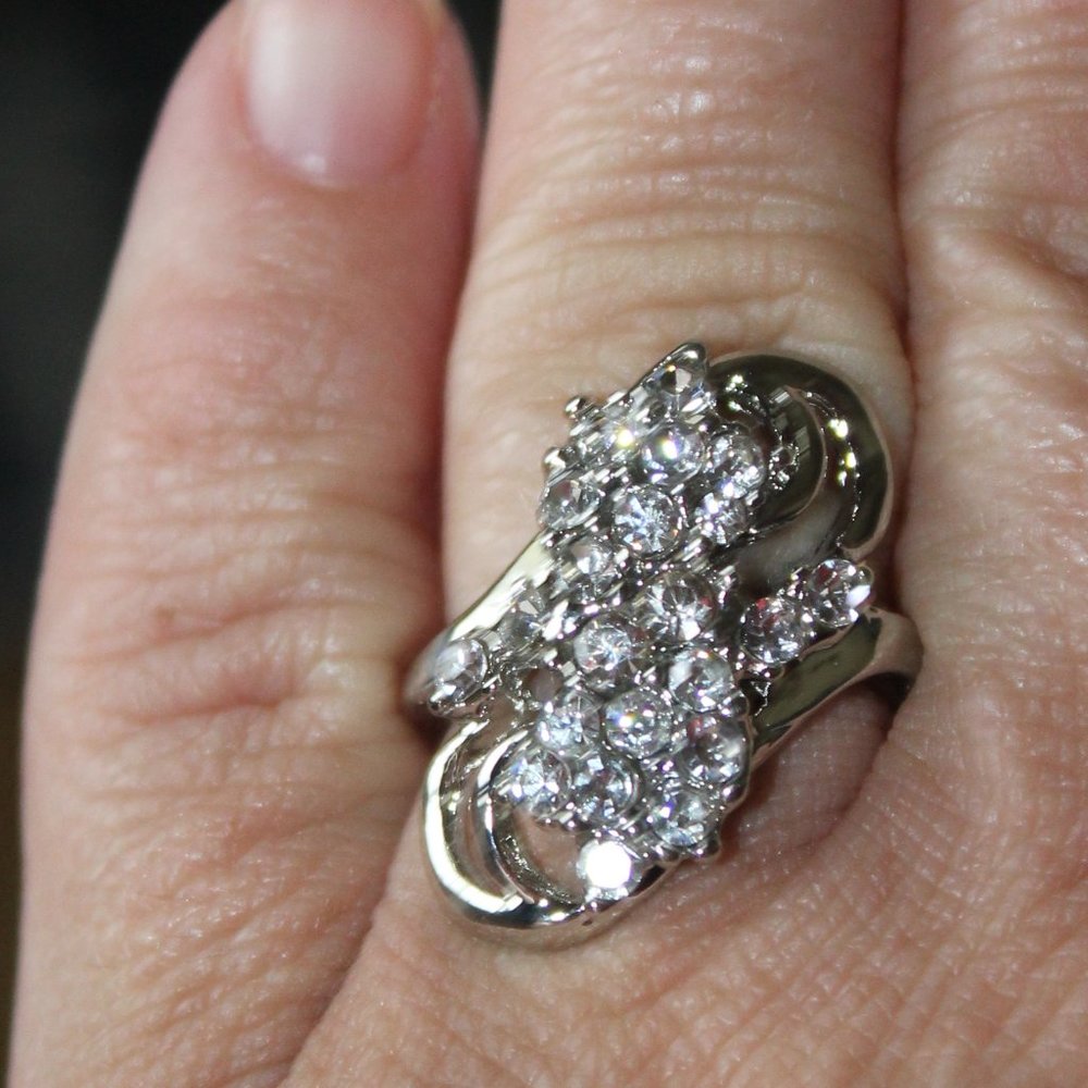 Cluster Diamond Ring - image 6